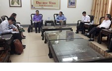 Đại sứ quán nước CHDCND Lào tại Việt Nam làm việc với lãnh đạo và lưu học sinh Lào của các trường có đào tạo LHS Lào tại Trường Đại học Vinh